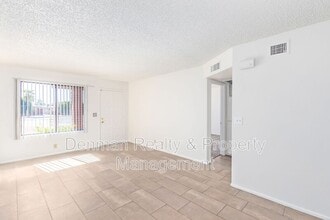415 N 64th Pl in Mesa, AZ - Building Photo - Building Photo