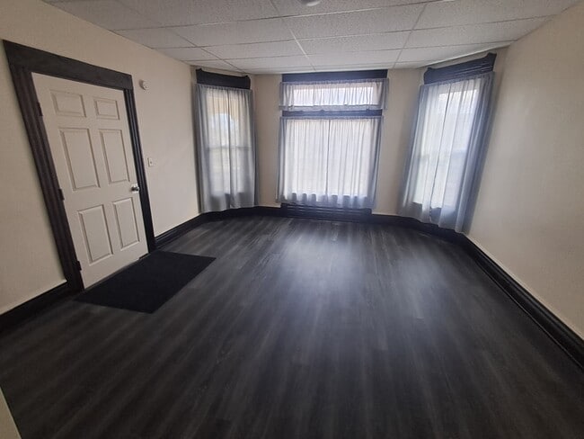 502 Wilson St, Unit One bedroom in Bay City, MI - Foto de edificio - Building Photo