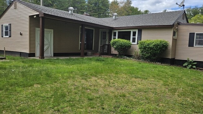 2 Hedgeway St in Ayer, MA - Building Photo - Building Photo