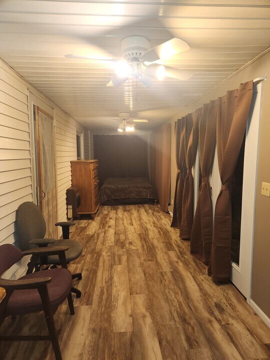 9 Elm St in Jamestown, OH - Building Photo