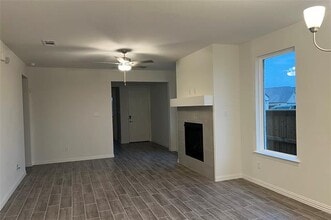 185 Palo Duro Bnd in Rhome, TX - Building Photo - Building Photo