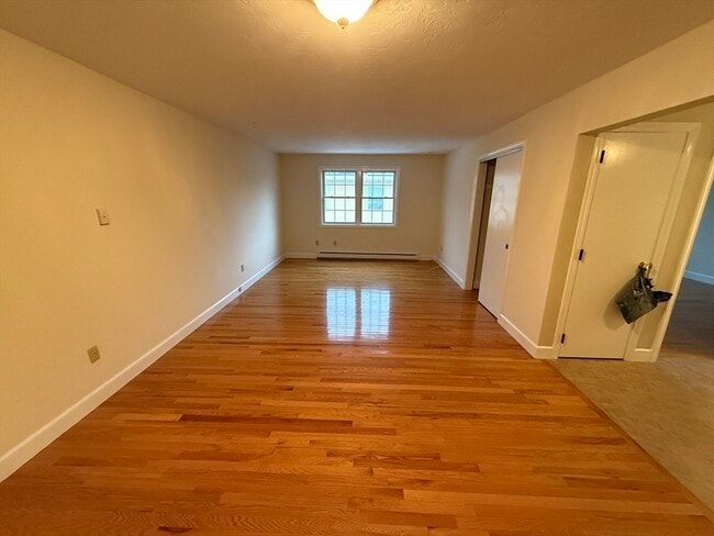 7 Cottage St in Mansfield, MA - Building Photo - Building Photo