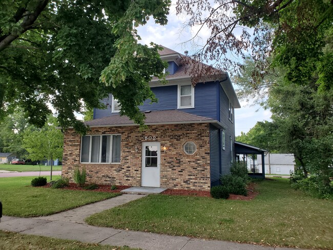 502 E 1st St S in Truman, MN - Building Photo - Building Photo