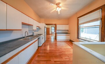 22 Grand View Ave, Unit 1 in Somerville, MA - Foto de edificio - Building Photo