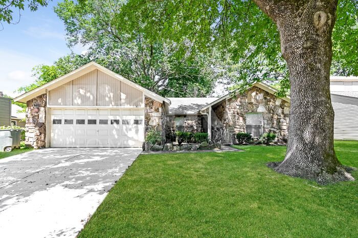 4585 Knotty Oaks Dr in Memphis, TN - Building Photo