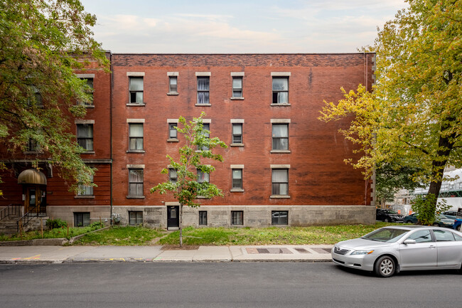 2010 du Fort in Montréal, QC - Building Photo - Building Photo