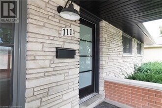 111 Midland Dr in Kitchener, ON - Building Photo - Building Photo