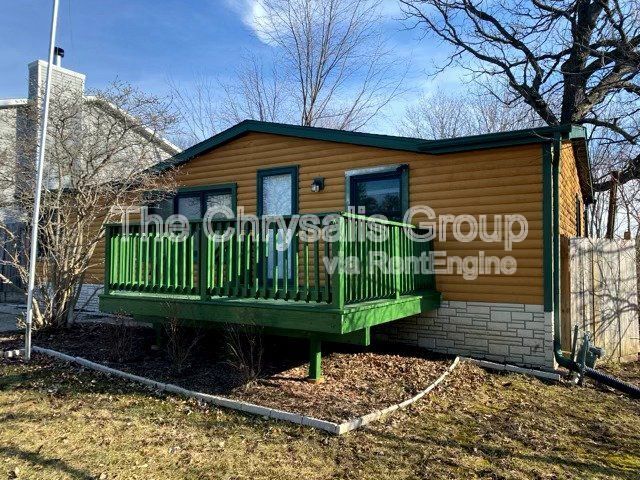 property at 1949 N 31st Rd