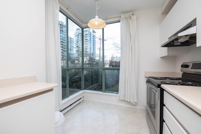 property at 1010 View St