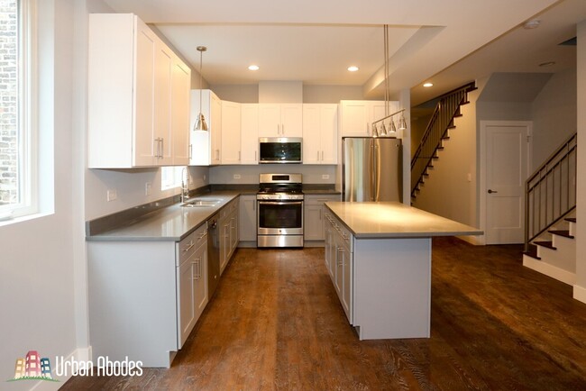 2639 W Potomac Ave, Unit J08P in Chicago, IL - Building Photo - Building Photo