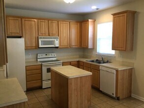 5103 Cragganmore Dr in McLeansville, NC - Building Photo - Building Photo