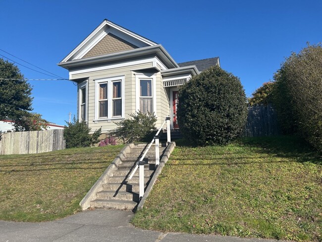 property at 1645 Summer St