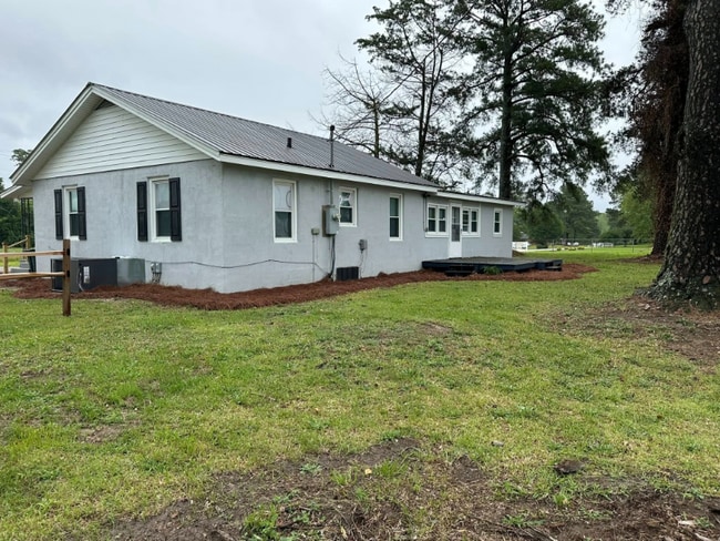 6401 Stantonsburg Rd in Farmville, NC - Building Photo - Building Photo