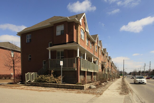 Maplewood Townhomes in Markham, ON - Building Photo - Building Photo