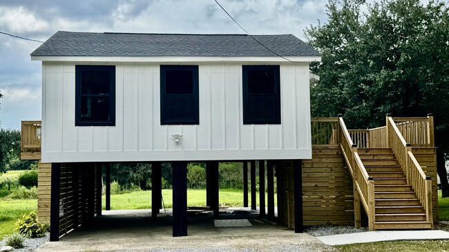 property at 1922 Parsley Ave