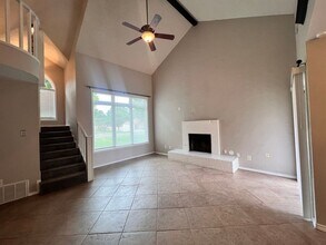 5611 87th St in Lubbock, TX - Foto de edificio - Building Photo