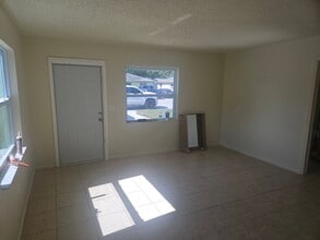 805 56th Ave E in Bradenton, FL - Building Photo - Building Photo