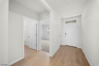 4080 Peaceful River Ln in Ft. Myers, FL - Building Photo - Building Photo