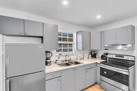 228 NW 9th Ave photo'