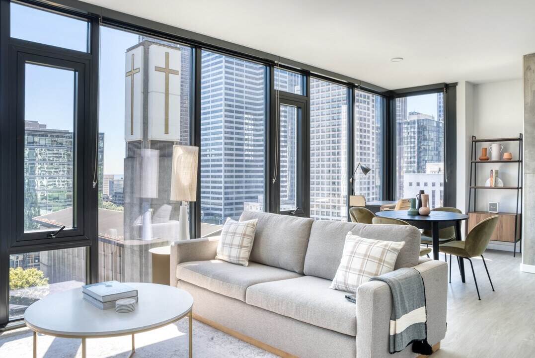 704 Spring St in Seattle, WA - Building Photo