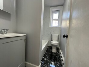 140 Hutton St, Unit 8 in Jersey City, NJ - Building Photo - Building Photo