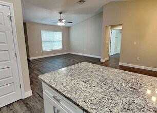 904 W Rum Pl in Citrus Springs, FL - Building Photo - Building Photo