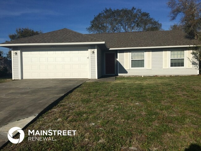 2348 Ainsworth Ave in Deltona, FL - Foto de edificio - Building Photo