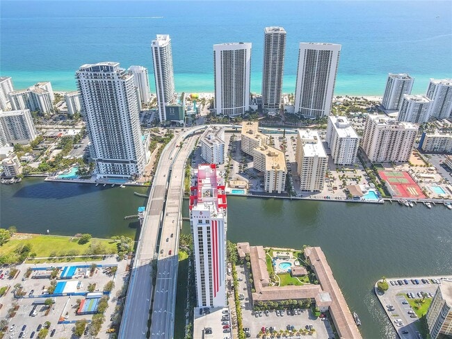 2600 E Hallandale Beach Blvd, Unit 2401 in Hallandale Beach, FL - Building Photo - Building Photo