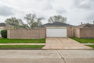 15807 Los Altos Dr in Houston, TX - Building Photo