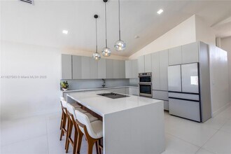 649 SW 168th Way in Pembroke Pines, FL - Building Photo - Building Photo