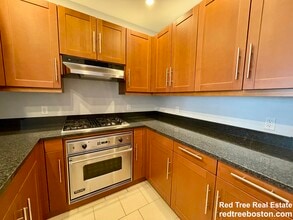 1 Charles St S, Unit 16g in Boston, MA - Foto de edificio - Building Photo