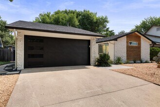 510 Meadow Lea Dr in Austin, TX - Building Photo - Building Photo