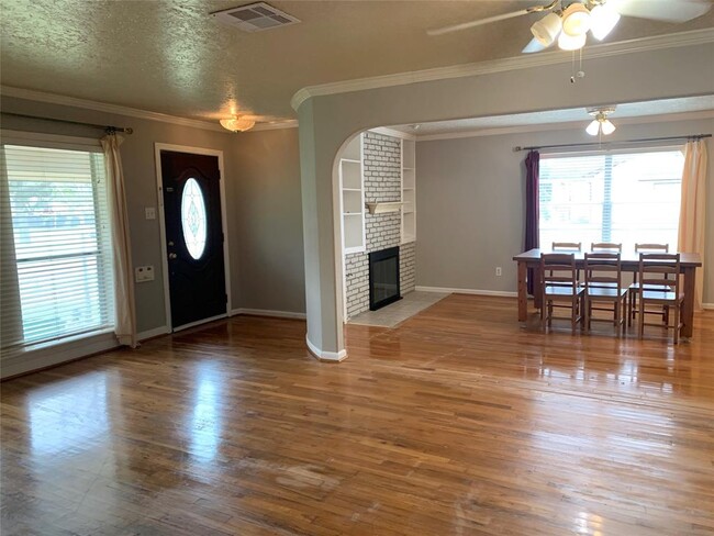 5055 W Bellfort Ave in Houston, TX - Building Photo - Building Photo