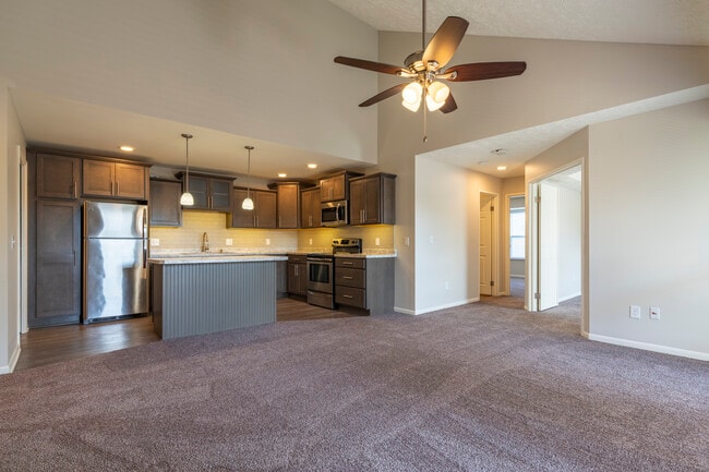 Pine Lane Estates in Lansing, MI - Foto de edificio - Interior Photo
