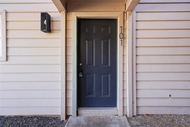 2705 Windswept Cove, Unit 101 in Austin, TX - Foto de edificio - Building Photo