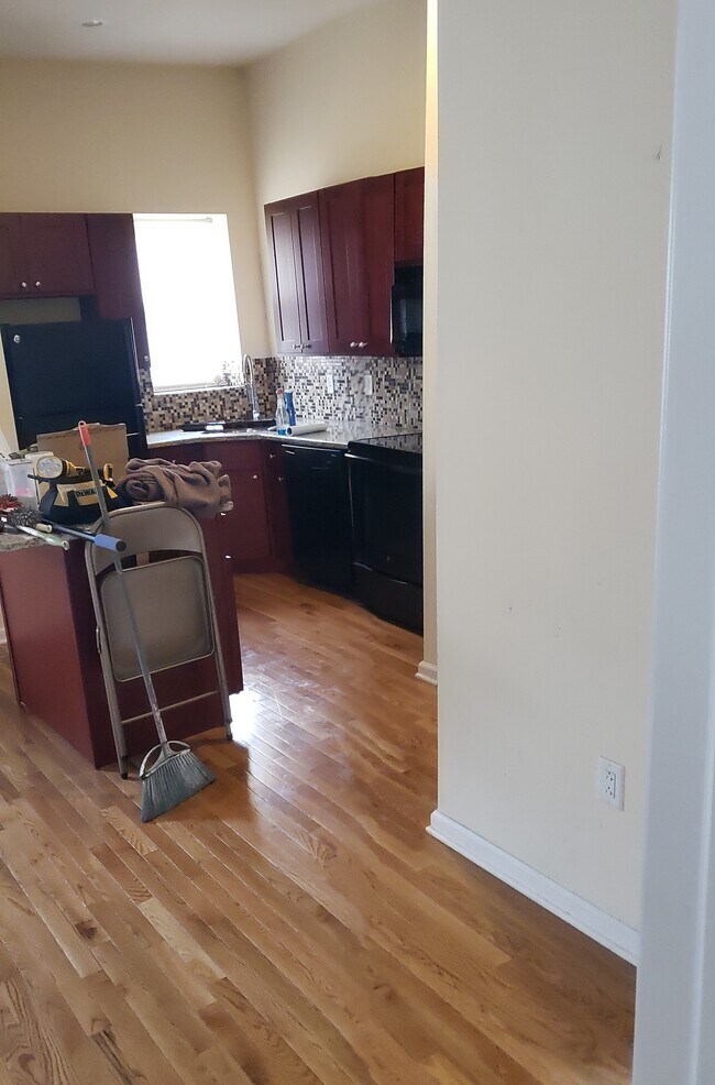 3509 W Clearfield St, Unit 2nd floor in Philadelphia, PA - Building Photo - Building Photo