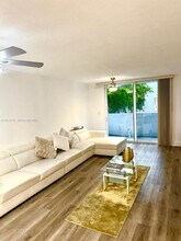 1045 10th St in Miami Beach, FL - Building Photo - Building Photo