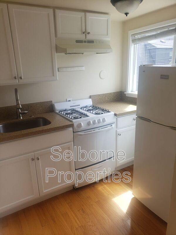 546 Merrimac St in Oakland, CA - Building Photo - Building Photo