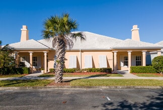 Regency Park: Senior Independent Living in Vero Beach, FL - Building Photo - Building Photo