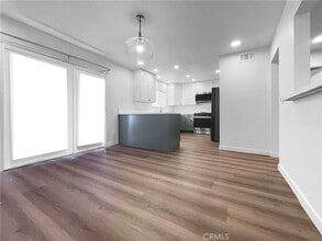 1335 139th St, Unit 101 in Gardena, CA - Foto de edificio - Building Photo