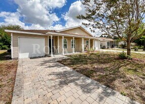9177 Aegean Cir in Lehigh Acres, FL - Building Photo