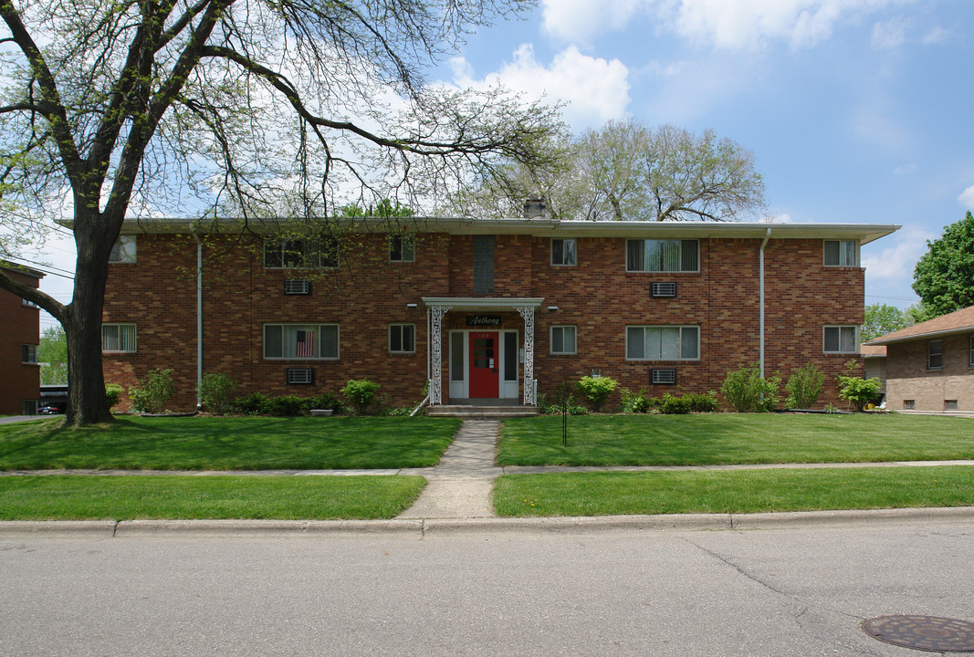 Anthony Apartments in Lansing, MI - Building Photo