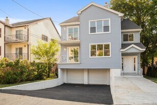 52 Washington St in Eastchester, NY - Building Photo