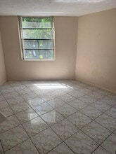 9440 Fontainebleau Blvd, Unit BleauGrotto in Miami, FL - Building Photo - Building Photo