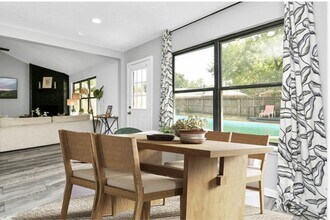 5706 Sunnygate Dr in Spring, TX - Foto de edificio - Building Photo