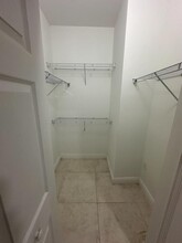 241 E 6th St in Hialeah, FL - Building Photo - Building Photo