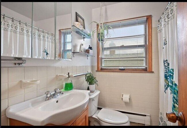 3820 42nd Ave S in Minneapolis, MN - Building Photo - Building Photo