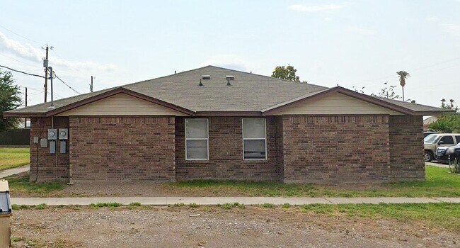 900 Harmon Ave in Presidio, TX - Building Photo - Building Photo