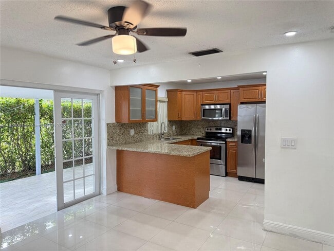 2322 SW 106th Ct in Miami, FL - Building Photo - Building Photo