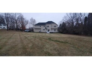 25200 Yellowstone Trail in Excelsior, MN - Building Photo - Building Photo